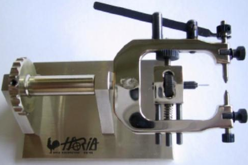 Truing caliper on his base